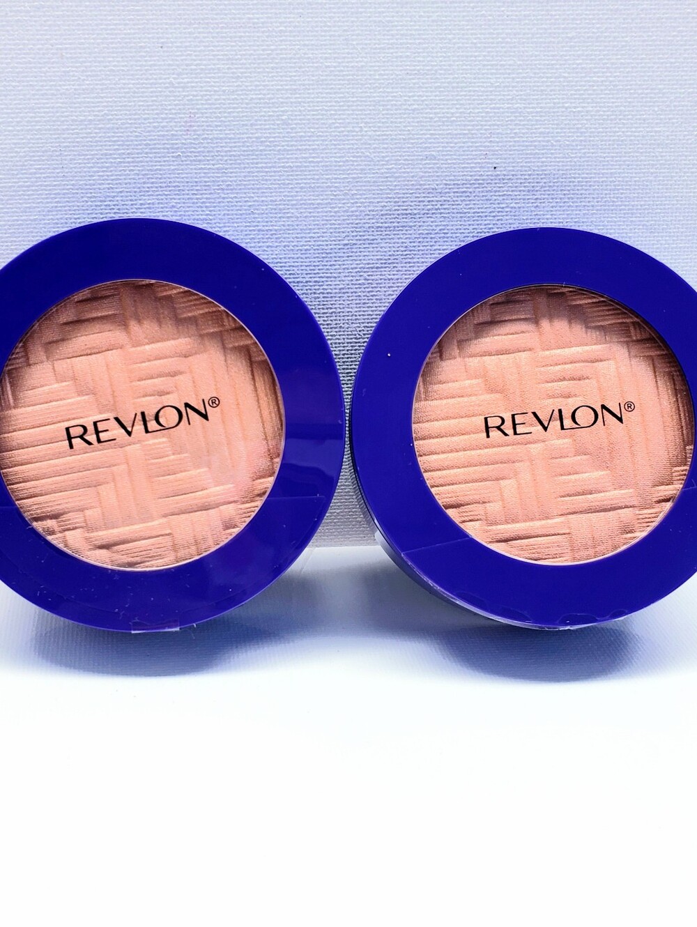 Revlon Electric Shock Highlighter- 304 PRISMATIC LIGHT (2 pcs)
